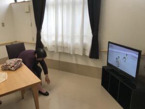 映像をお手本に…